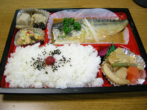 コンビニ弁当 サバ味噌