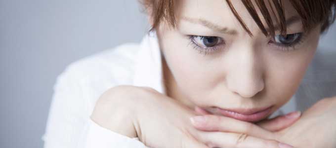 生理が来なくて悩む女性