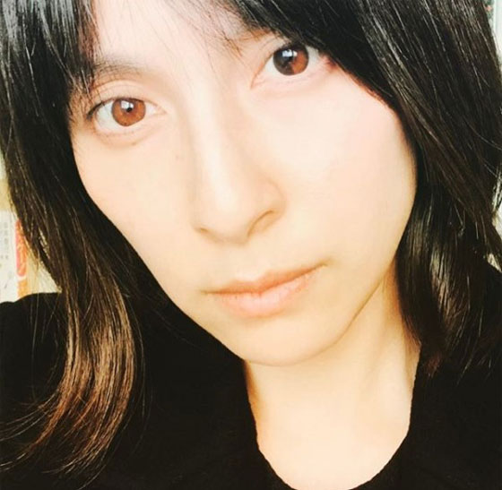 オッドアイの目を持つ奥菜恵