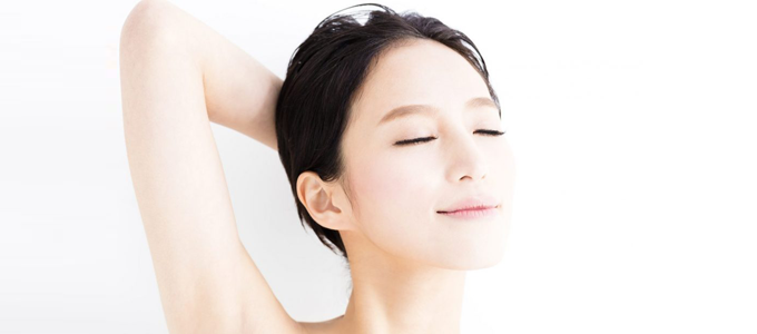 肌のきれいな女性